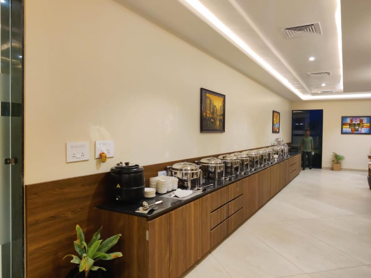 The Imperial Prime Clarks Inn Suites, Bhilwara Exteriör bild