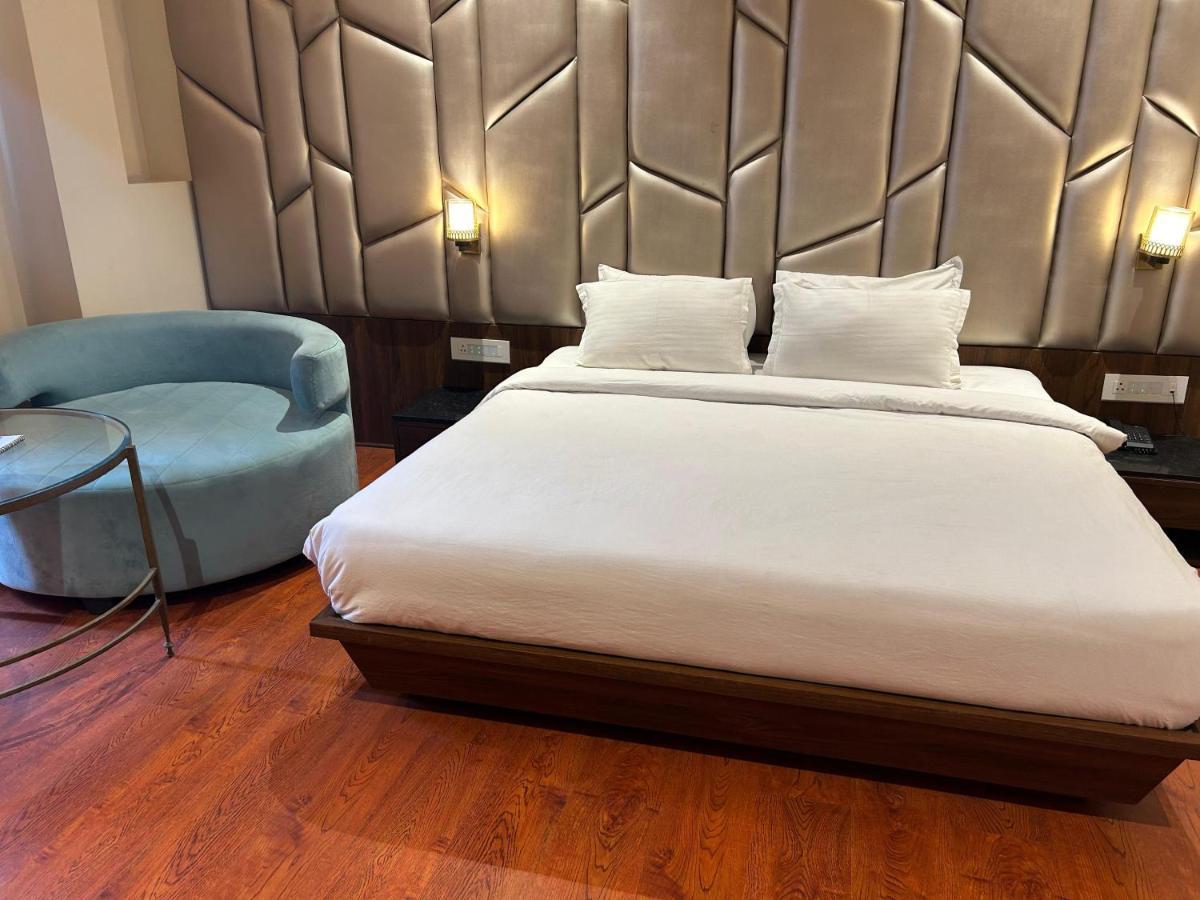 The Imperial Prime Clarks Inn Suites, Bhilwara Exteriör bild