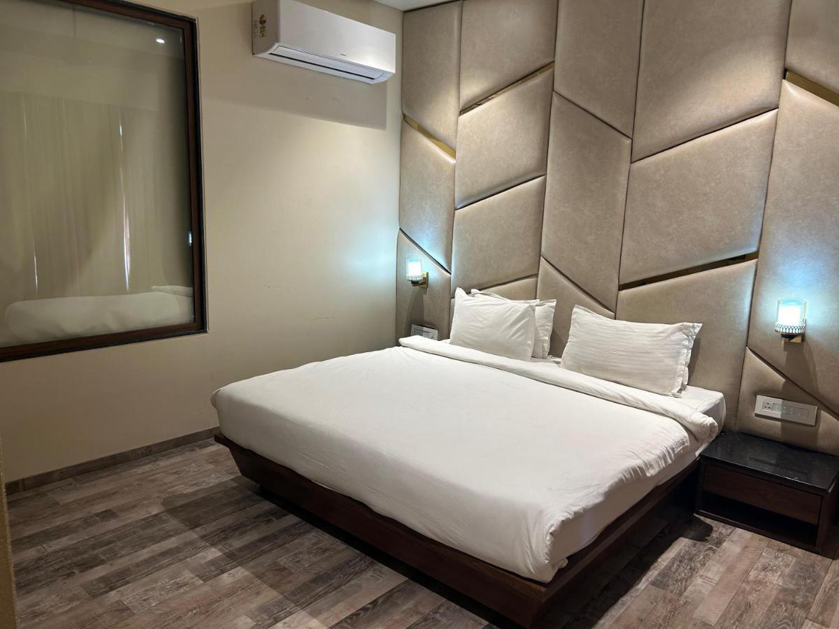 The Imperial Prime Clarks Inn Suites, Bhilwara Exteriör bild