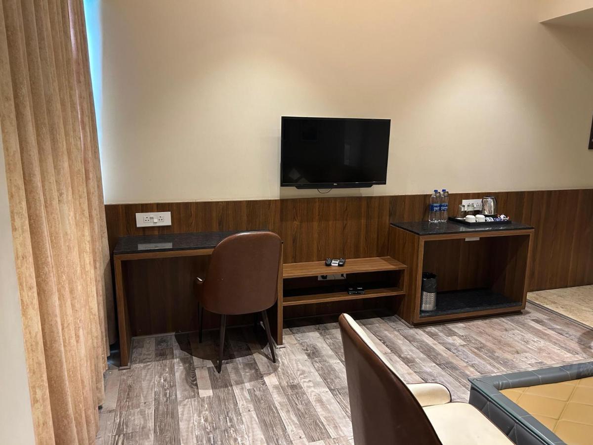 The Imperial Prime Clarks Inn Suites, Bhilwara Exteriör bild