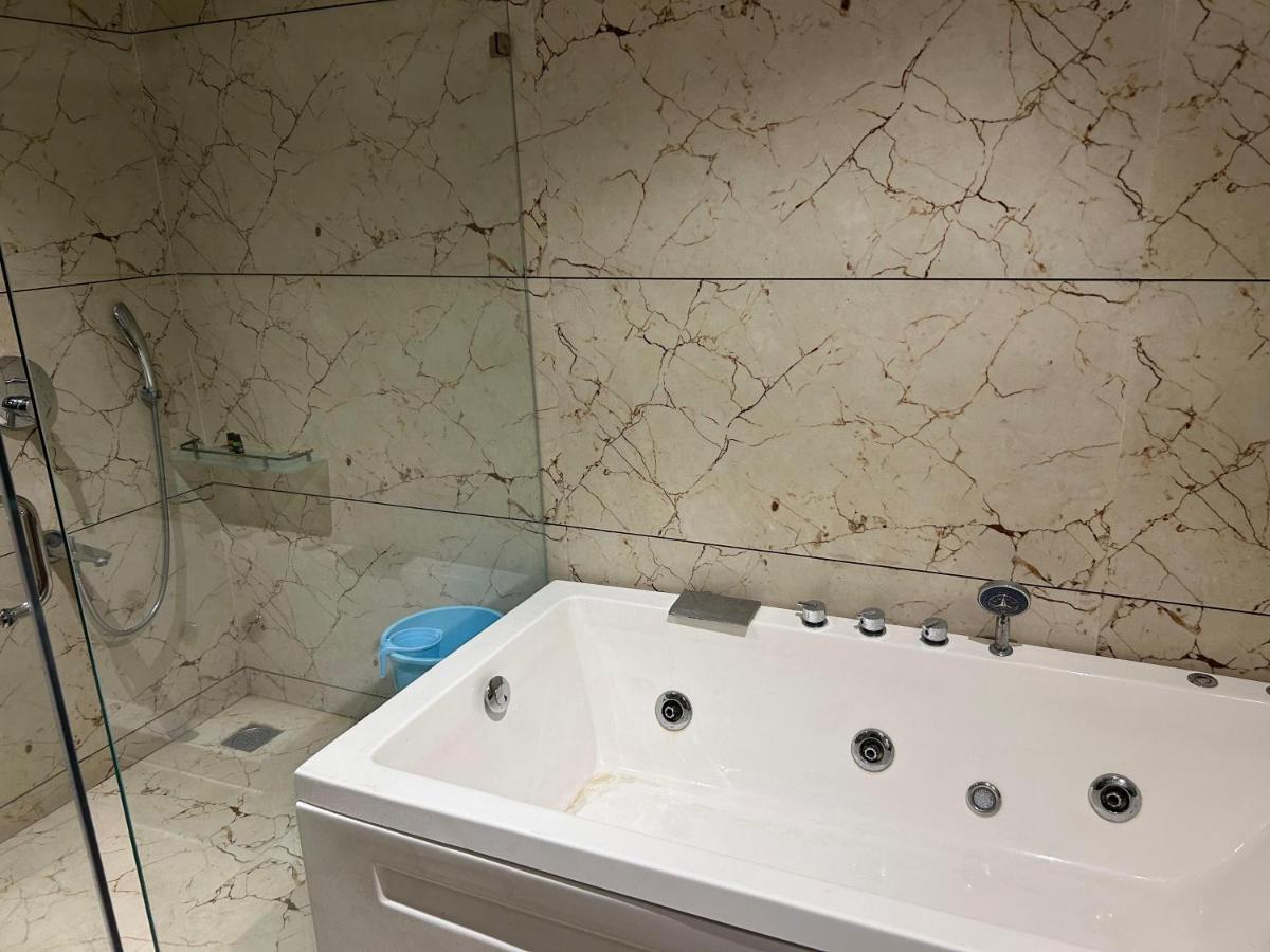 The Imperial Prime Clarks Inn Suites, Bhilwara Exteriör bild
